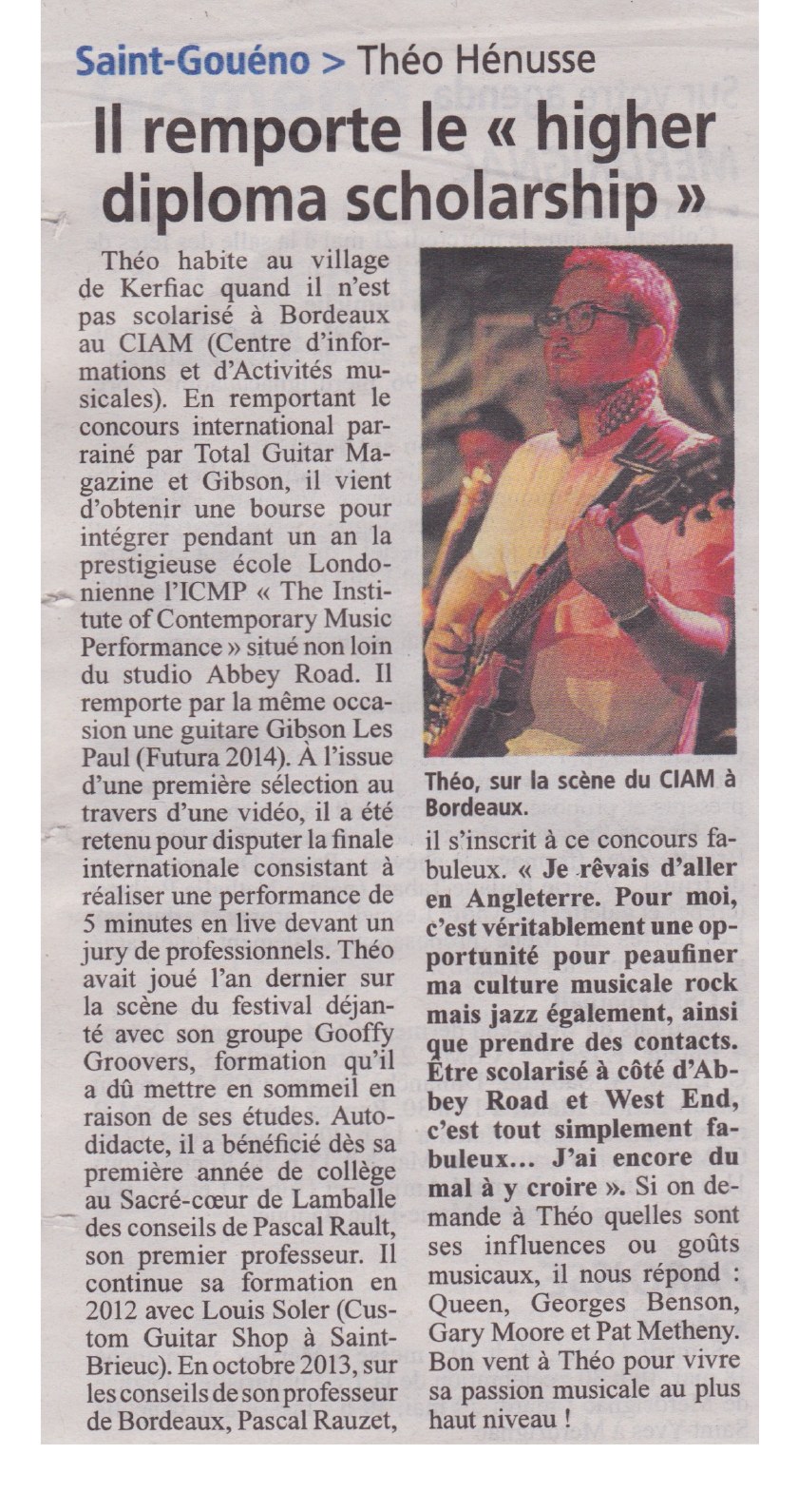 Le Télégramme article from 2014: he wins the higher diploma scholarship, with Théo on stage at CIAM in Bordeaux.